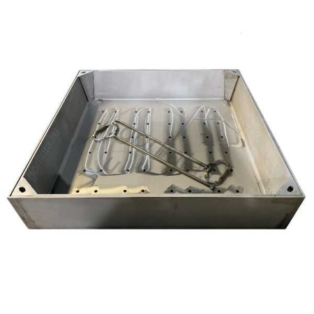 Скрытый люк под газон Проспект-Г съемный с дренажными отверстиями в дне - вид сбоку